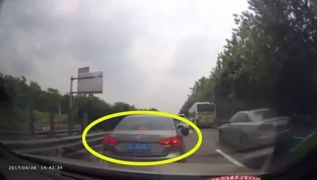 ������㣬�ܶ��_�@�ӵ�׷β����