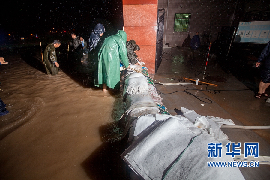 河南滑縣:確保供電防汛忙 河南滑縣:確保供電防汛忙