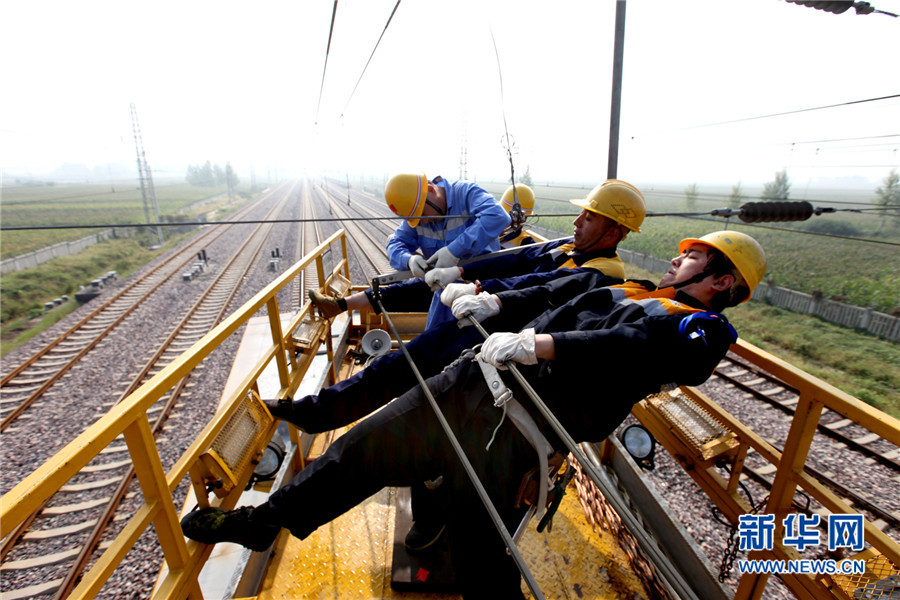 瓦日鐵路開展首次接觸網(wǎng)“集中修” 瓦日鐵路開展首次接觸網(wǎng)“集中修”