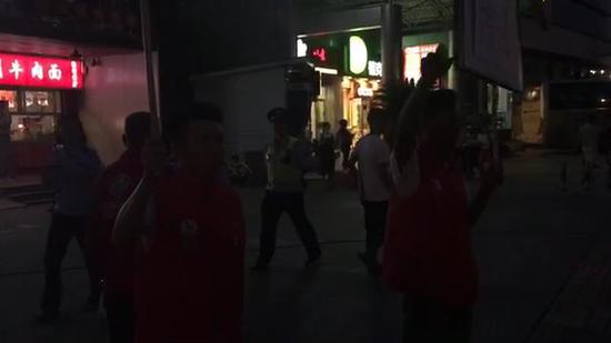 ������ֹӛ���x�_�r(sh��)�����T�ѵ��_(d��)�ĵ��ο��ѽ�(j��ng)�����ꮅ�ȴ����l(f��)ȥ�Ƶ���ǽ���ǰ����܇վ���C(j��)��(ch��ng)��