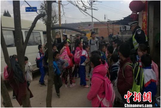 ����һ��У܇�����س��d ���d7�˾��D33��