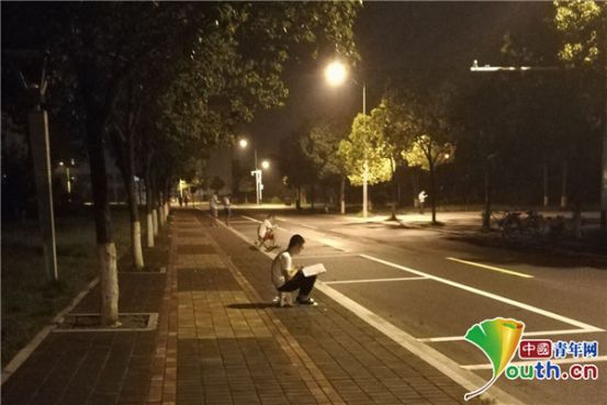 �W(w��ng)������һ��Уǧ�����W(xu��)�������������� �W(xu��)У������֧��