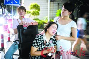 ���g��ĸ�H�ܵ����˵���r��I����ֹ���ڬF(xi��n)��(ch��ng)������5��(g��)С�r(sh��)�o(w��)���x�_��