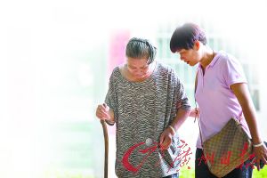 ��Ů���v�������yӢ���˳��T�߄���