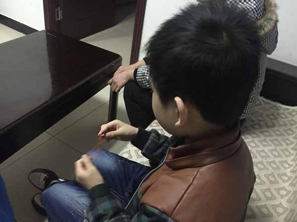 11��30����ɳƺ�Σ��ɳ�������10�q��С�壨�������[Ū��һ��С�����������ӛ�� �ʂb�x �z