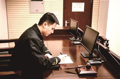 �����S�M��������Ҳ��Ҫ�֓��ǸеĬF(xi��n)��(sh��)��������������y�Խ�Q����ĺ��֮�n�����ٌ�(du��)���I(y��)�����غ͌�(du��)�����g�����������ܵ���(y��n)�ؿ��(y��n)�����@��ԭ���ʡ�߼�(j��)����Ժ���������o���е�һ�΃�(n��i)����2��24���������k�������һ���o���m(x��)����2001����2016����������15�����н�H4000��Ԫ�������x���oȥ�����Ժ�ķ���һ�����±��ع�������l(f��)���(hu��)�P(gu��n)ע�;W(w��ng)��ӑՓ��