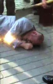 ��������5�r(sh��)�S������Сկ��·�y̩���T�ڰl(f��)��һ��������һ���ӳֵ�ͱ��һ�����Ѓ�������ԇ�D�ٳ�һ�v�Gɫ늄�(d��ng)܇�����������������F�@�Ʒ�����(j��)����ͨ��(b��o)�������˗�ĳ��46�q��ϵ�y̩��ĳKTV�����T��