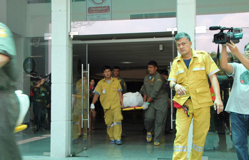 ����һ��W2����ʿ���v�����ڞ�W���M��Փ�Ŀ�ԇ�r����ͬУ��һ����ʿ���v���_��������