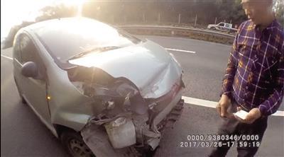  ���µ�С�I܇��