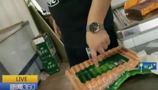 廉價(jià)烤腸中大多是仿造肉